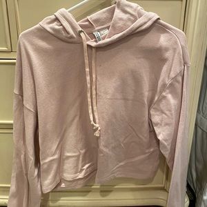 H&M CROPPED SWEATSHIRT!!